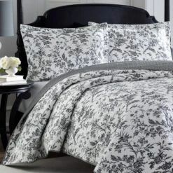 Amberley Quilt Set Laura Ashley -Bedding Promotion GUEST 4830aacd 0d7d 4b34 9ad5 39ceb0a76cf2