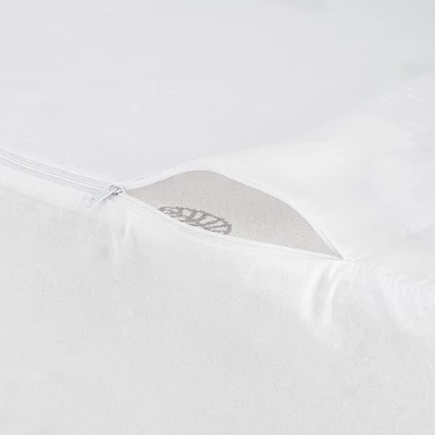 The Grand Breathable Wedge Pillow Protector With Zipper - White 5 The Grand Breathable Wedge Pillow Protector With Zipper - White - Image 3
