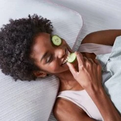 Reversible Support Gel Memory Foam Bed Pillow With Antimicrobial Cover - Nüe By Novaform -Bedding Promotion GUEST 732f14eb c0e3 4af2 9749 55bfeec79787