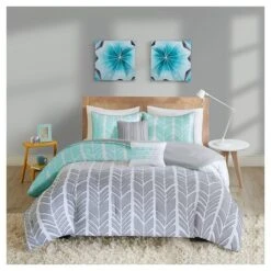Amanda Feather Chervon Print Comforter Set