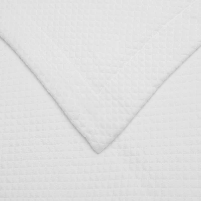 Geometric Rustic Traditional Raised Jacquard Matelasse Cotton Diamond Solitaire 3-Piece Bedspread Set By Blue Nile Mills 3 Geometric Rustic Traditional Raised Jacquard Matelasse Cotton Diamond Solitaire 3-Piece Bedspread Set By Blue Nile Mills