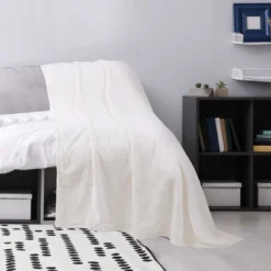 PiccoCasa New Luxury Leaves Fulls Fleece Warm Large Sofa Throw Blankets -Bedding Promotion GUEST e1198f2d 3f9d 4e60 ad5e ad9cc7c7094b