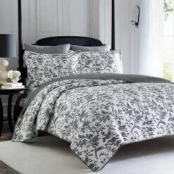 Amberley Quilt Set Laura Ashley -Bedding Promotion GUEST e92efd06 c2bb 4938 a3d0 b338bce1d163